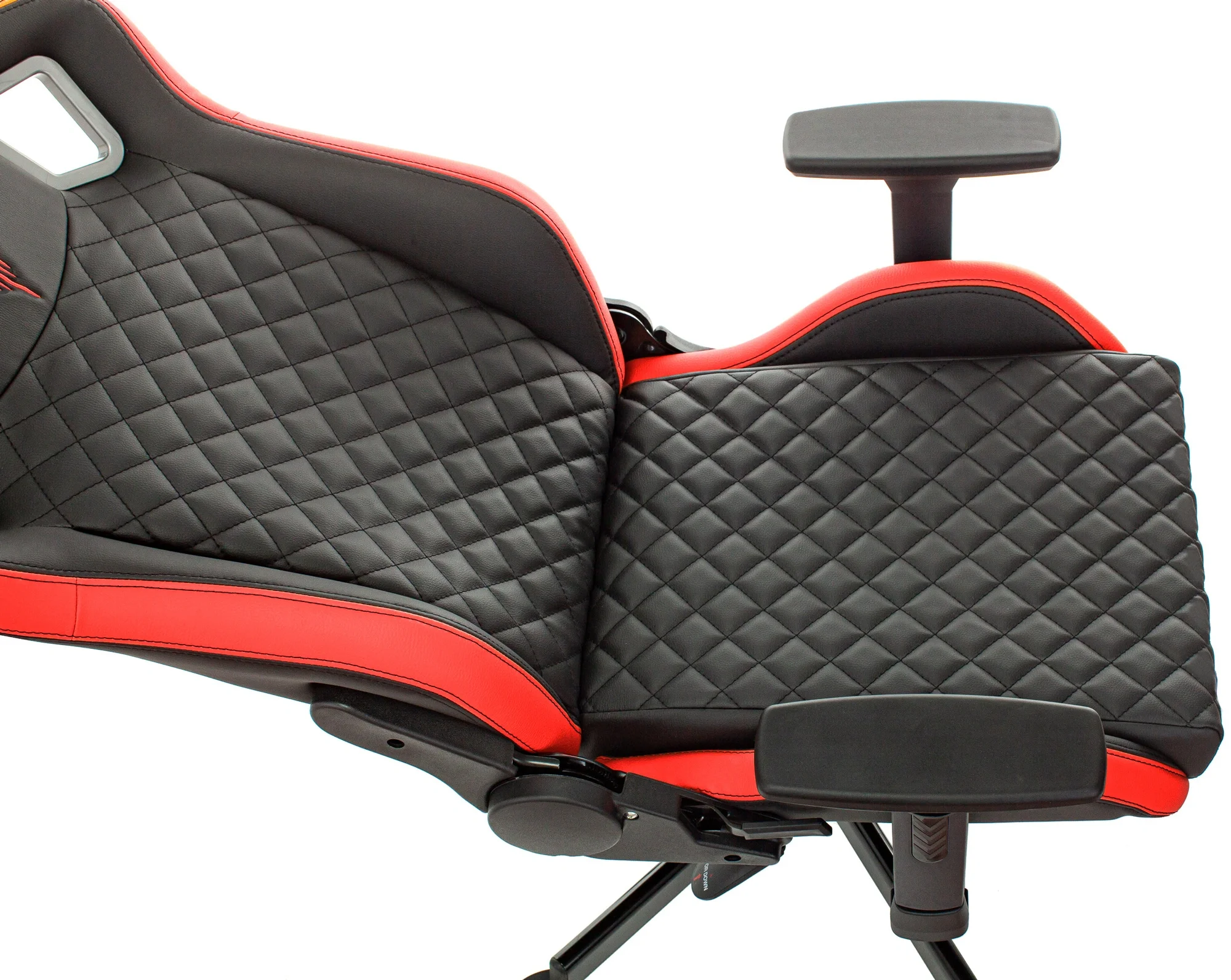Кресло игровое KNIGHT OUTRIDER BR, экокожа, черный/красный