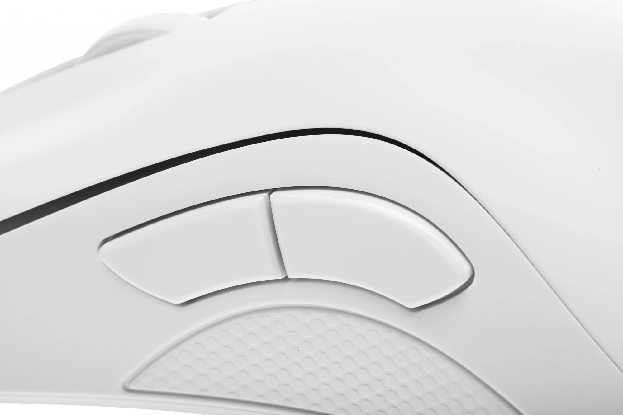 RZ01-03850200-R3C1 - Проводная игровая мышь Razer DeathAdder Essential, белый, арт. RZ01-03850200-R3C1