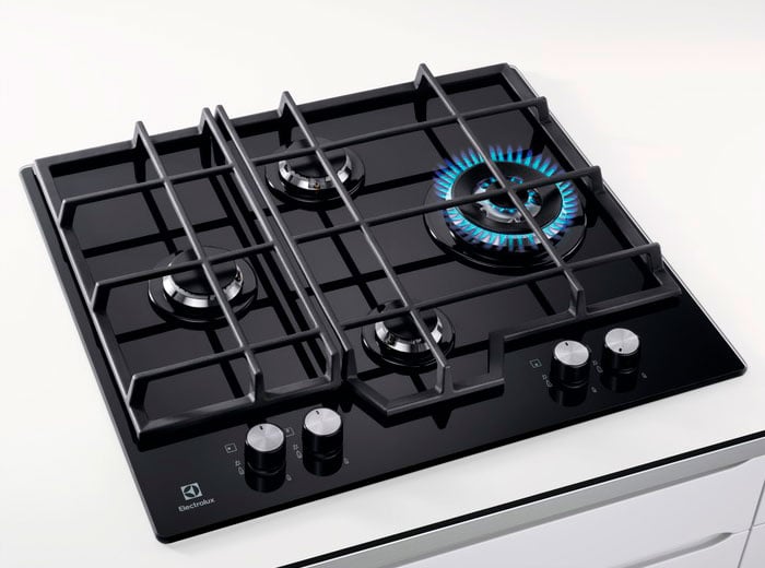 Встраиваемые газовые панели ELECTROLUX/ Газовая варочная поверхность - закаленное стекло, мощность: 8900 Вт, автоматический электроподжиг, Wok-конфорка, газ-контроль, решетки: чугун, независимая установка, размеры (ШхГ): 59x52 см