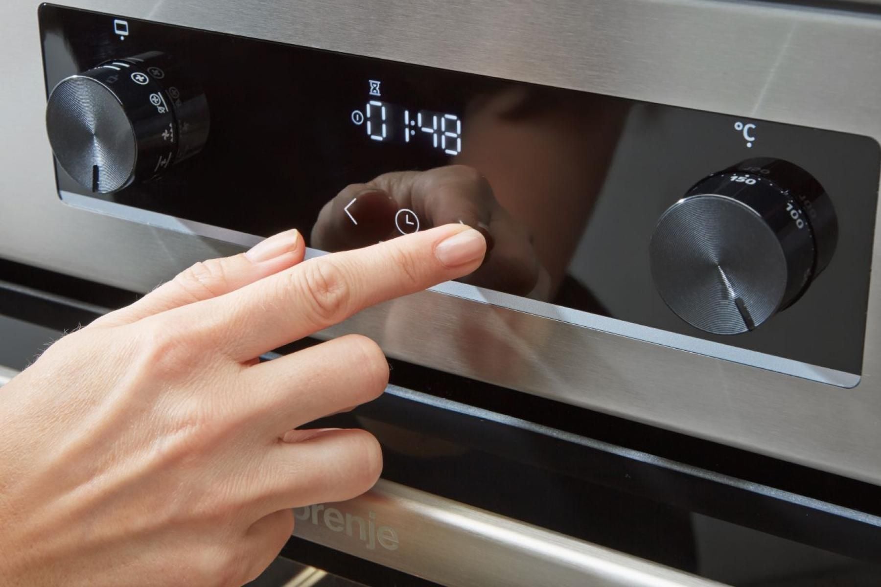 Плита Электрическая Gorenje GEC6C40WD белый стеклокерамика (без крышки)