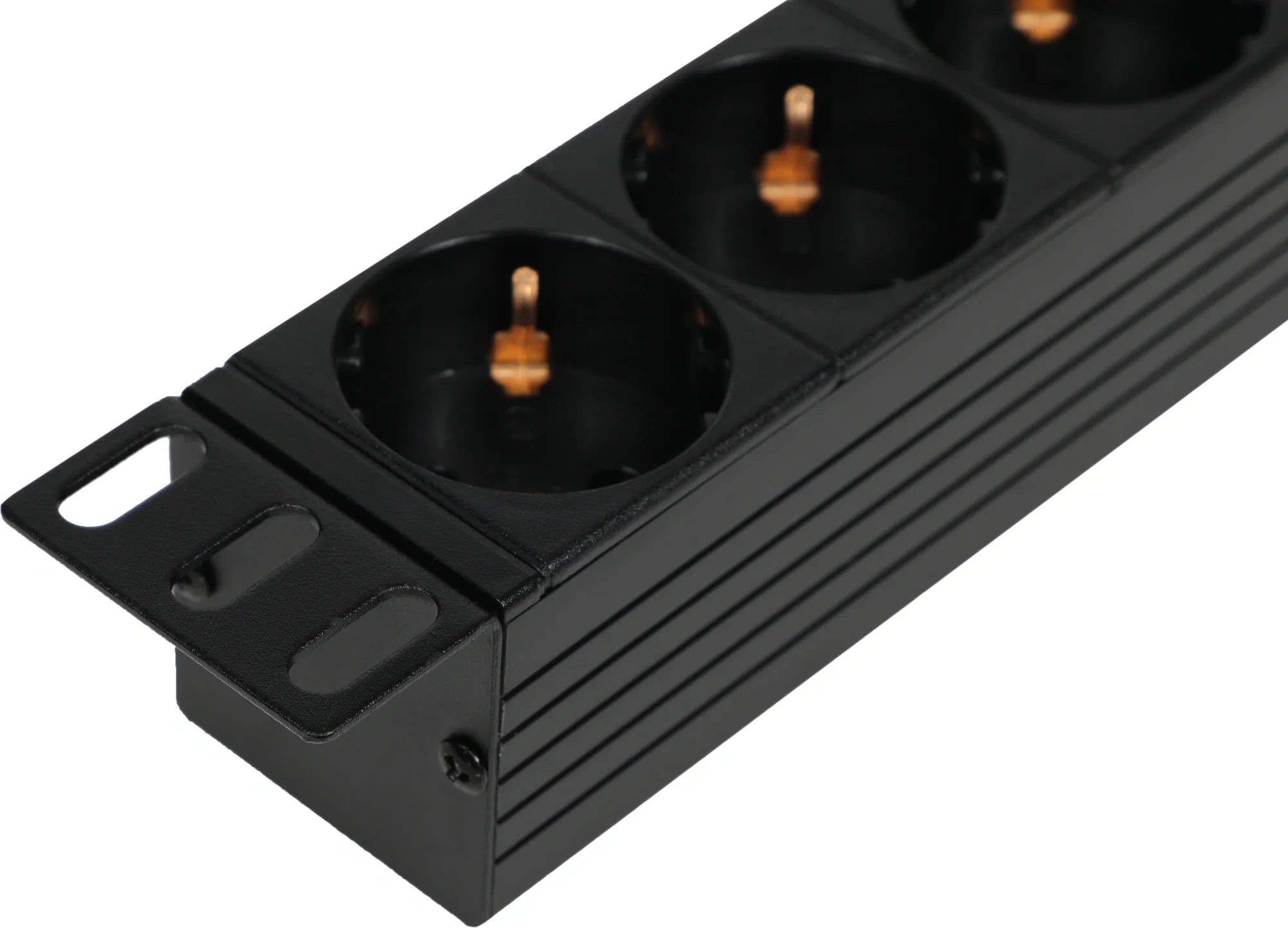Распределитель питания NTSS - PDU DA, 10A, in (220V 1xIEC-320 C14), out ( 8xSchuko), Горизонтальный, 1U, цвет чёрный, NTSS-PDU-DA1015