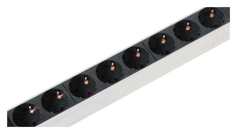 Блок распределения питания Rem R-16-25S-I-1820-3, 25×Schuko, 16А, 3м