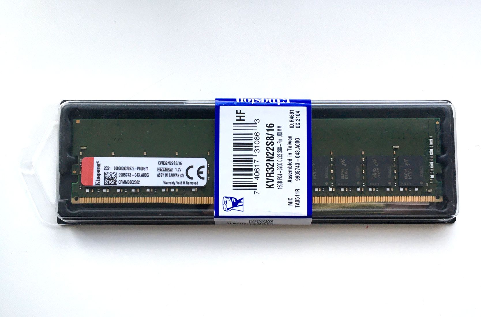 Оперативная память для компьютера 16Gb (1x16Gb) PC4-25600 3200MHz DDR4 DIMM Unbuffered CL22 Kingston KVR32N22S8/16