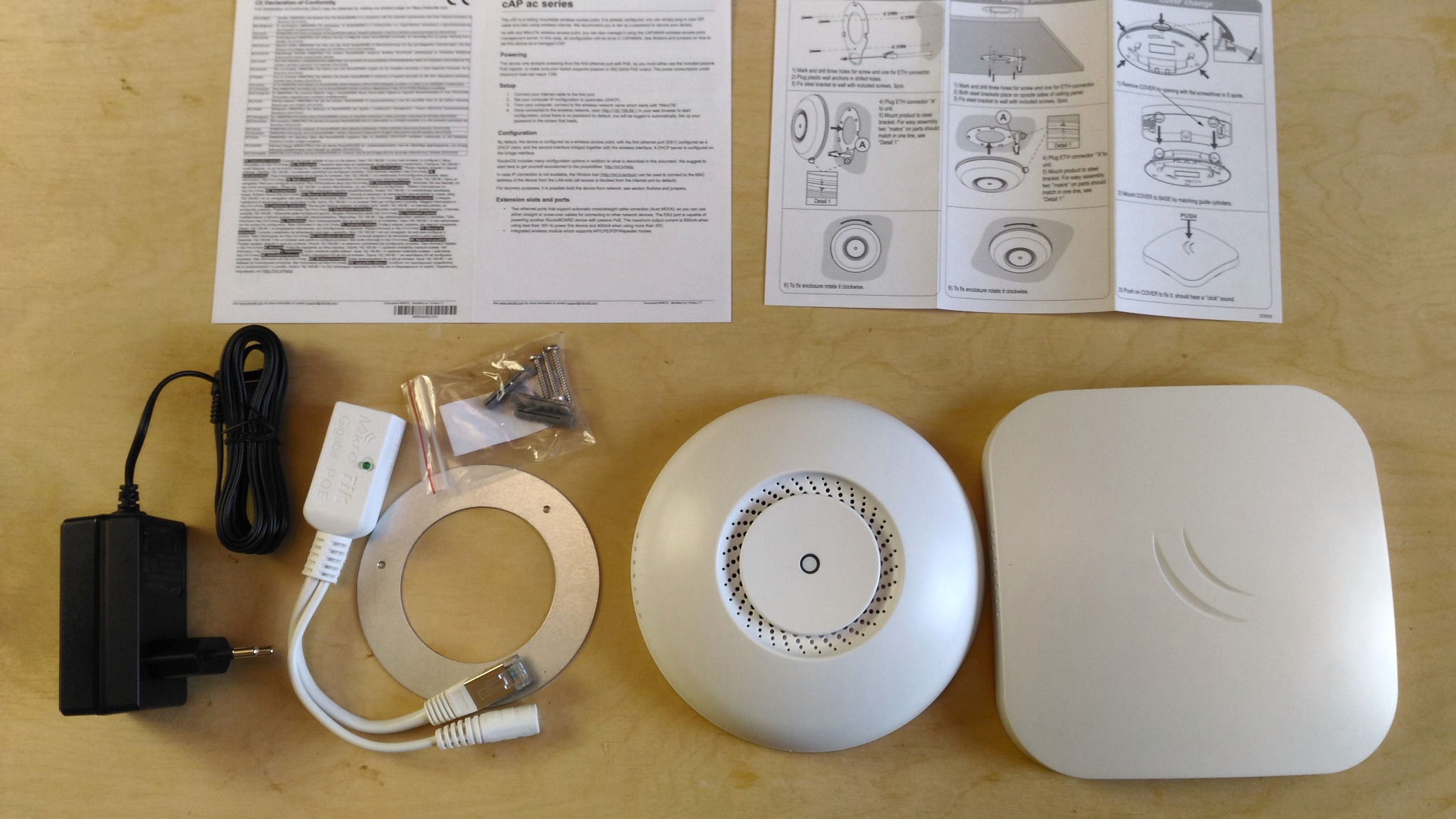 MikroTik <RBcAPGi-5acD2nD> RouterBOARD cAP ac (2UTP 1000Mbps, 802.11a/b/g/n/ac)