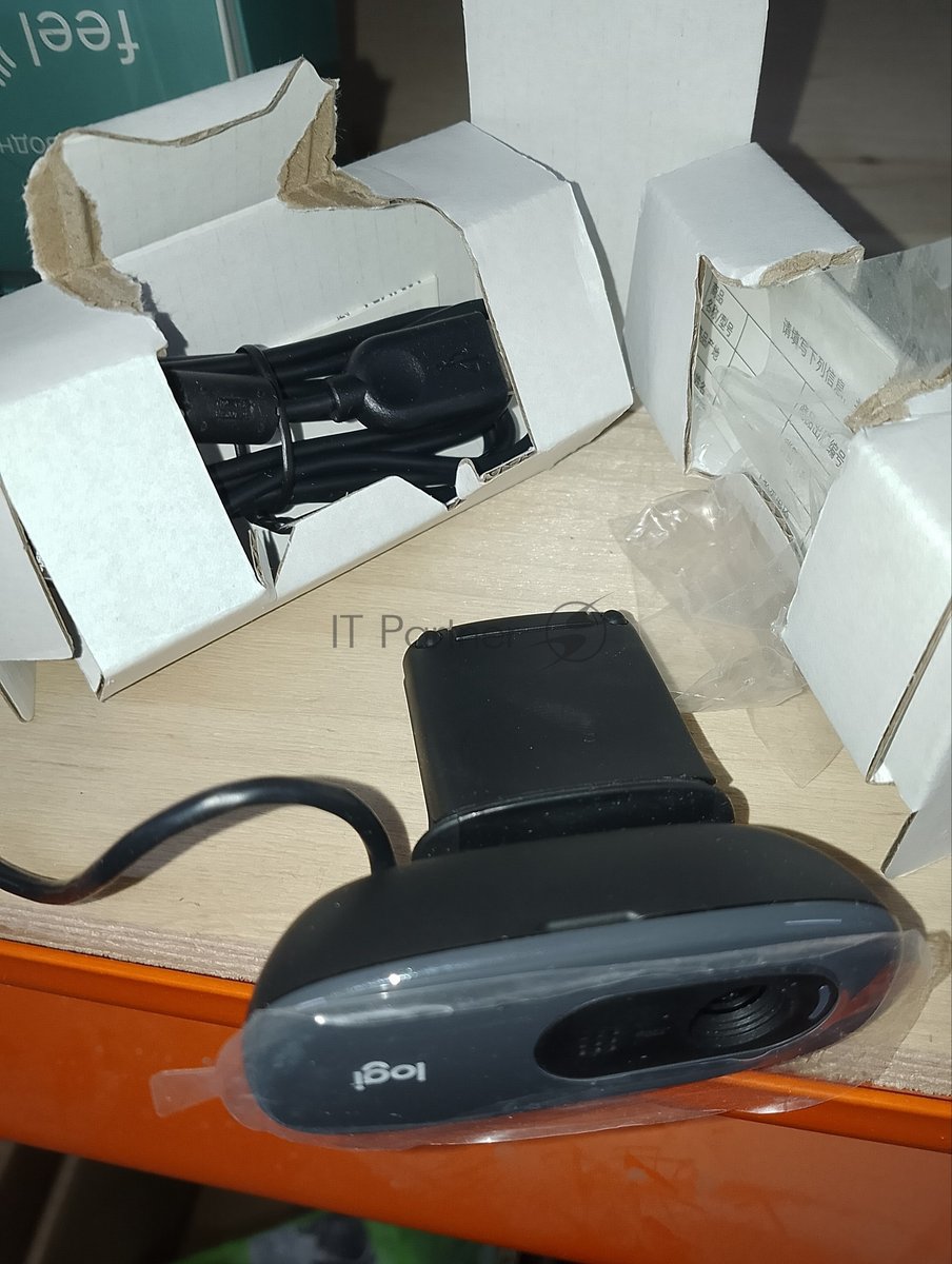 (Б/У) Веб-камера LOGITECH 720р 0.9МП микрофон C270 черный 960-000999 [Cм.описание!]