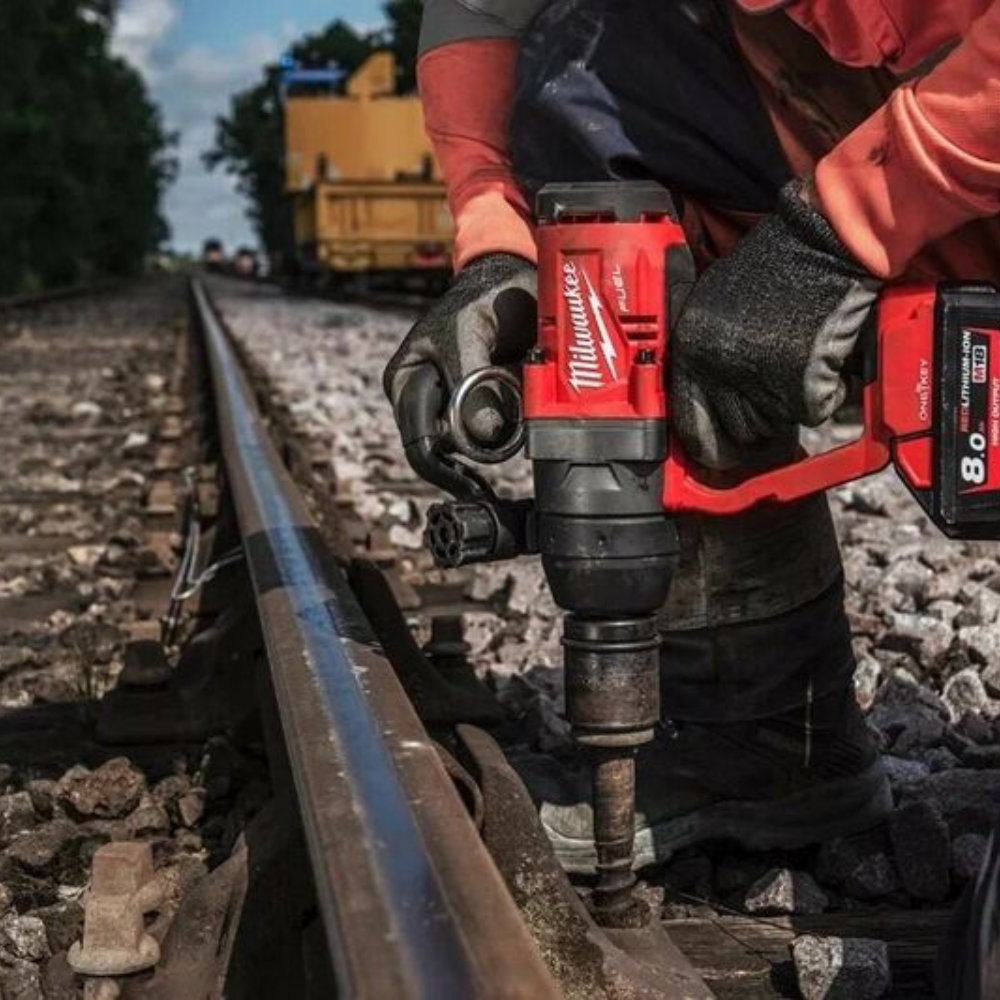Аккумуляторный гайковерт Milwaukee M18 onefhiwf1-0X 4933459732 без аккумулятора