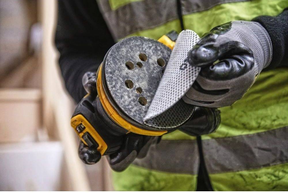 DEWALT Эксцентриковая шлифмашина DCW210N D125мм аккум.