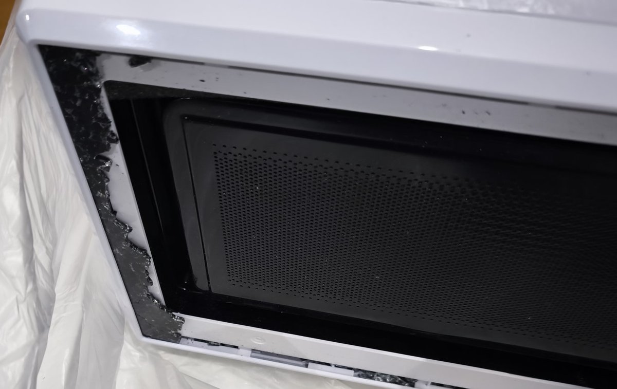 (На запчасти) Микроволновая печь Centek CT-1550 белый, 20 л, 700 Вт, переключатели - поворотный механизм