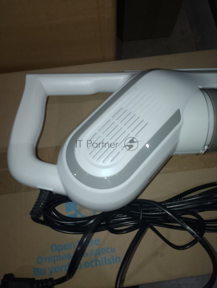 (Б/У) Вертикальный пылесос ROMBICA Weight 1.6 кг NHS20D03 [Cм.описание!]
