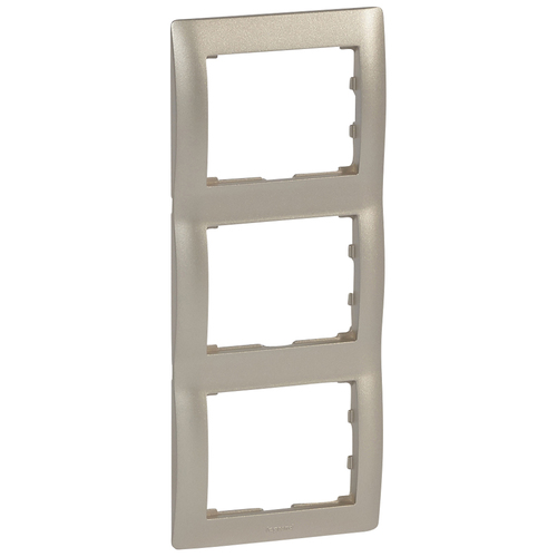 G.Life Рамка 3 поста, titanium, верт. G.Life Рамка 3 поста, titanium, верт.