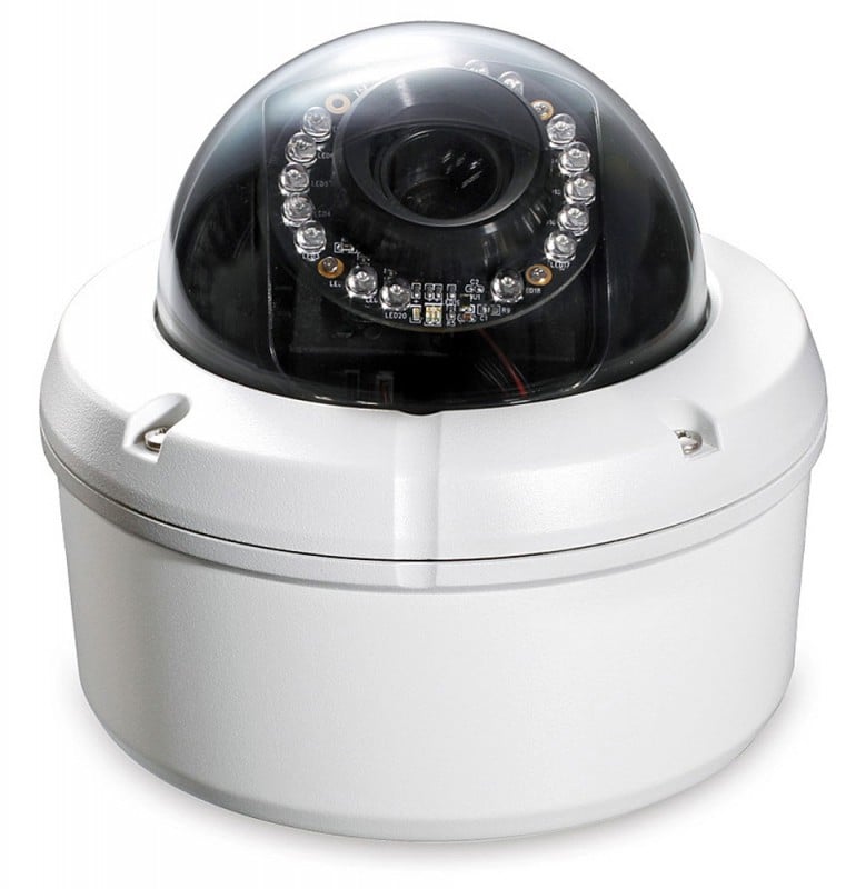 D-Link <DCS-6510> Vandal Proof Outdoor Dome IP PoE Camera (LAN, 648x480,  f=3.7-12mm, 12 LED)