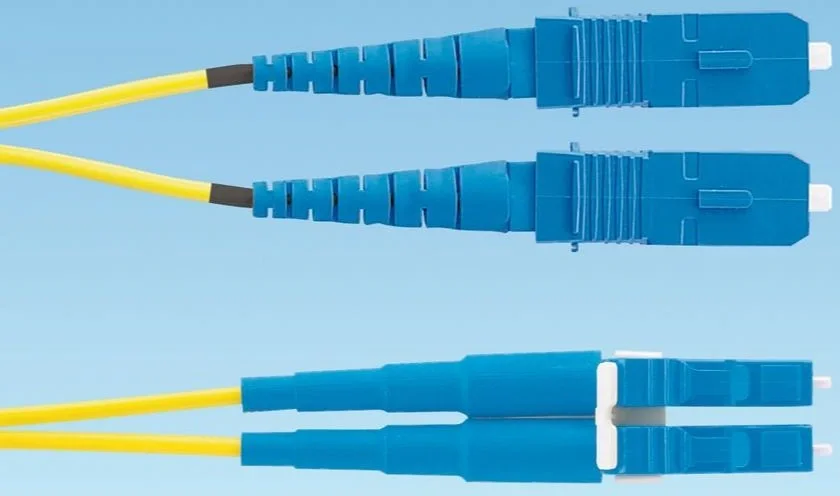 Патч-корд Panduit F92ELLNSNSNM009, LC-SC дуплекс, 9м