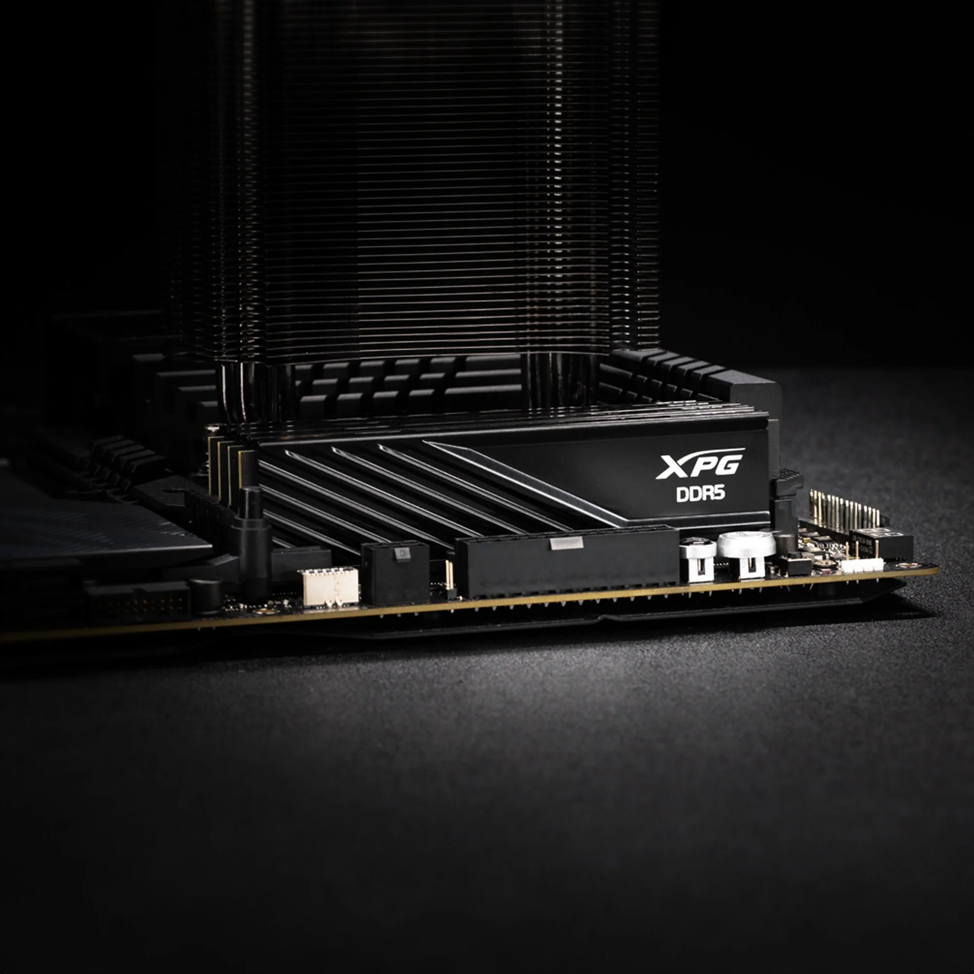 Память DDR5 32GB 5600MHz A-Data AX5U5600C4632G-SLABBK XPG Lancer Blade RTL Gaming PC5-44800 CL46 DIMM 288-pin 1.1В kit dual rank с радиатором Ret