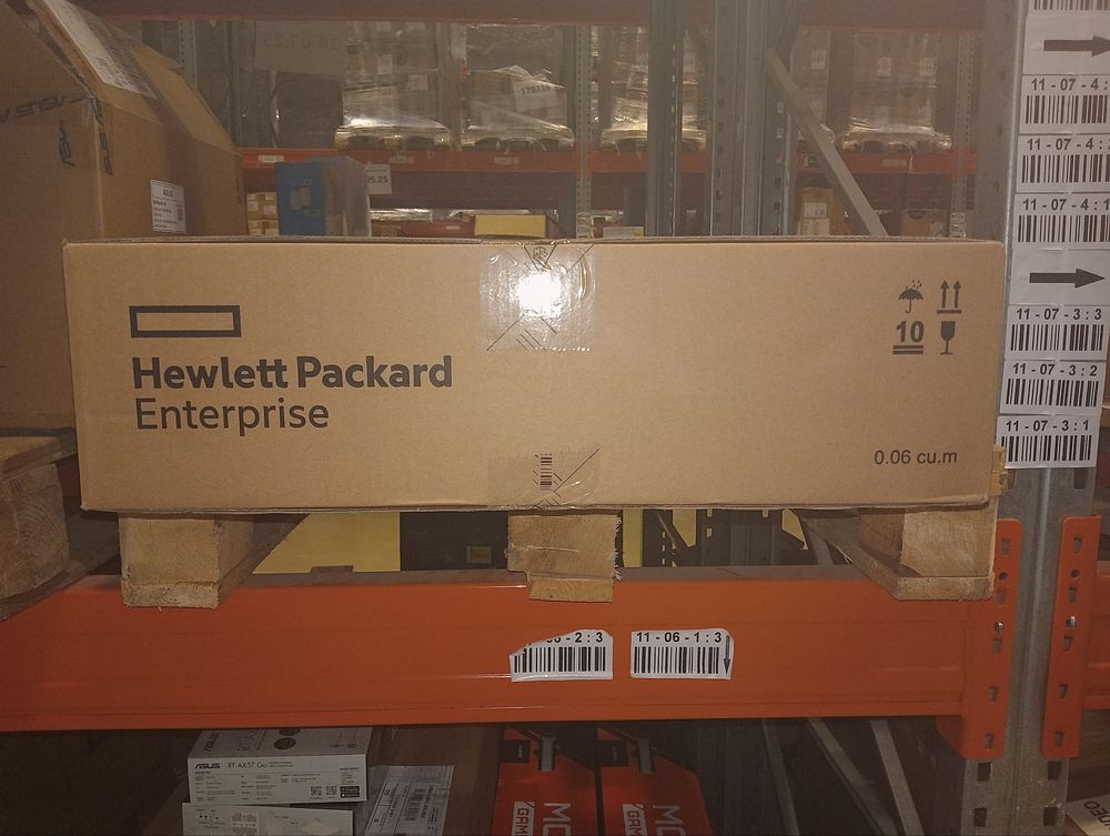 Коммутатор HPE Bad Pack Aruba 6300M 24SFP+ and 4SFP56 Ports Switch power supply not included  bp