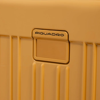 Чемодан Piquadro POP (BV4425POP/G2) 40x20x55см 31л. 2.87кг. поликарбонат желтый