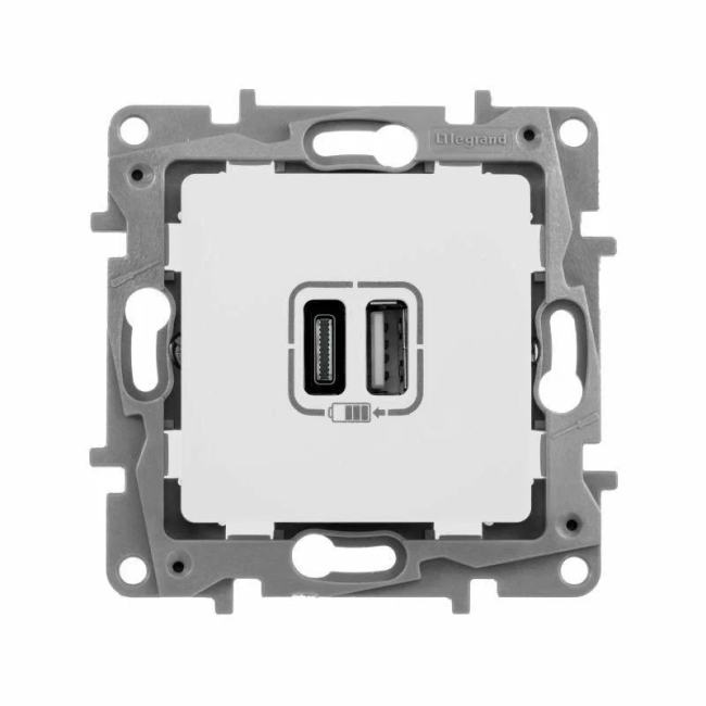 Зарядное устройство Legrand 672236 Etika - с двумя USB-разьемами, A-тип и С-тип, 240В/5В,  3000мА, цвет белый