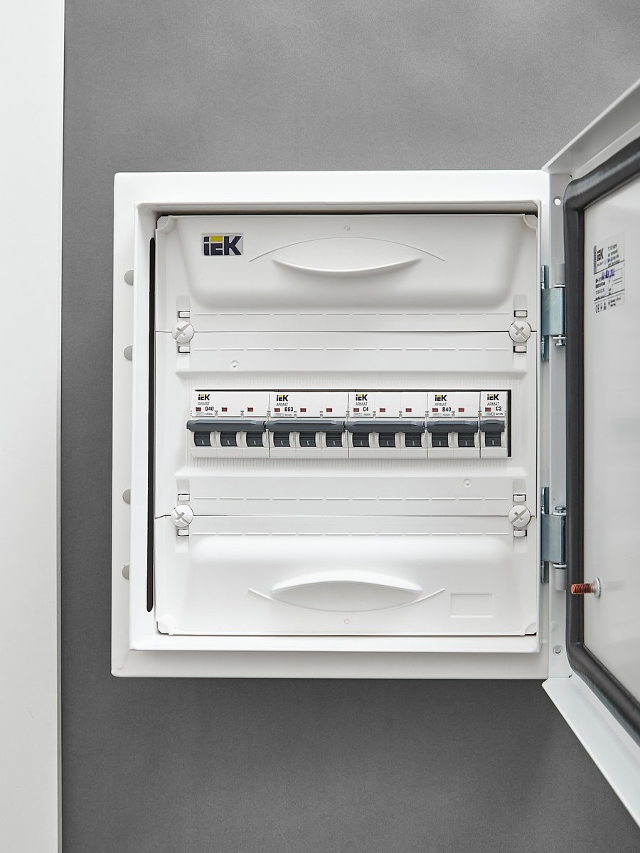 Автоматический выключатель M10N 3P B 63А ARMAT (AR-M10N-3-B063)