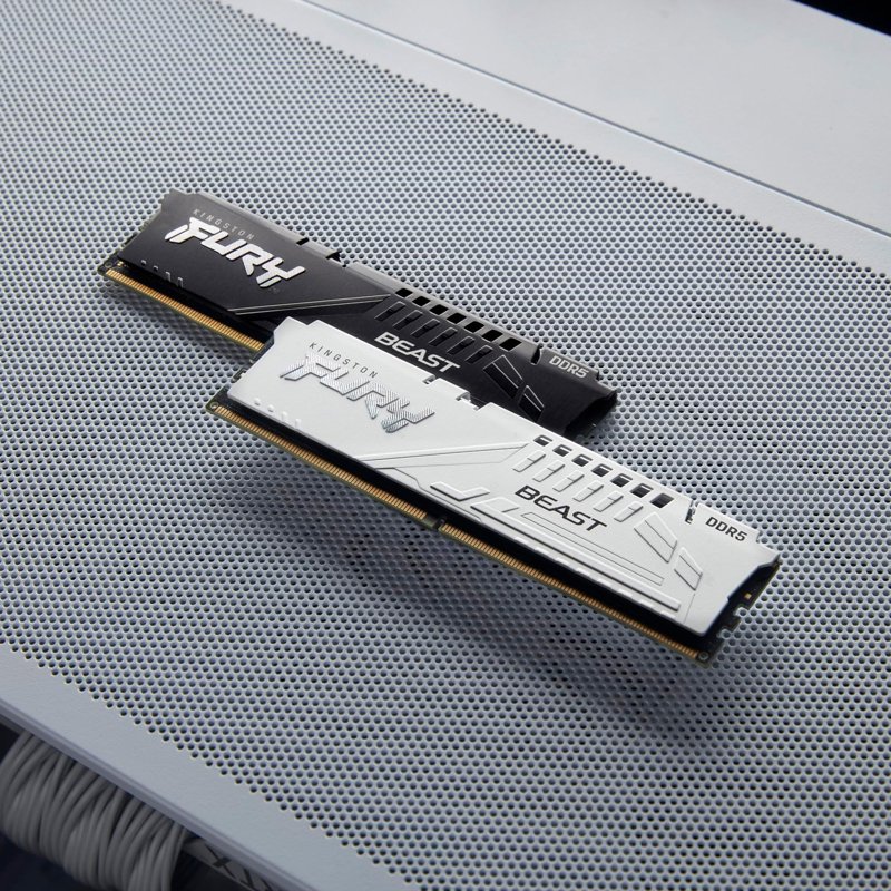 Память оперативная/ Kingston 32GB 5600MT/s DDR5 CL40 DIMM FURY Beast White XMP