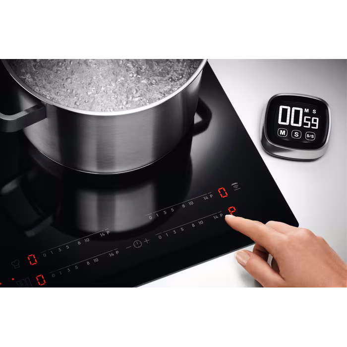 Встраиваемые индукционные панели ELECTROLUX/ индукционная варочная поверхность на 4 конфорки, cтеклокерамика, мощность: 3650 Вт, независимая установка, размеры (ШхГ): 59x52 см