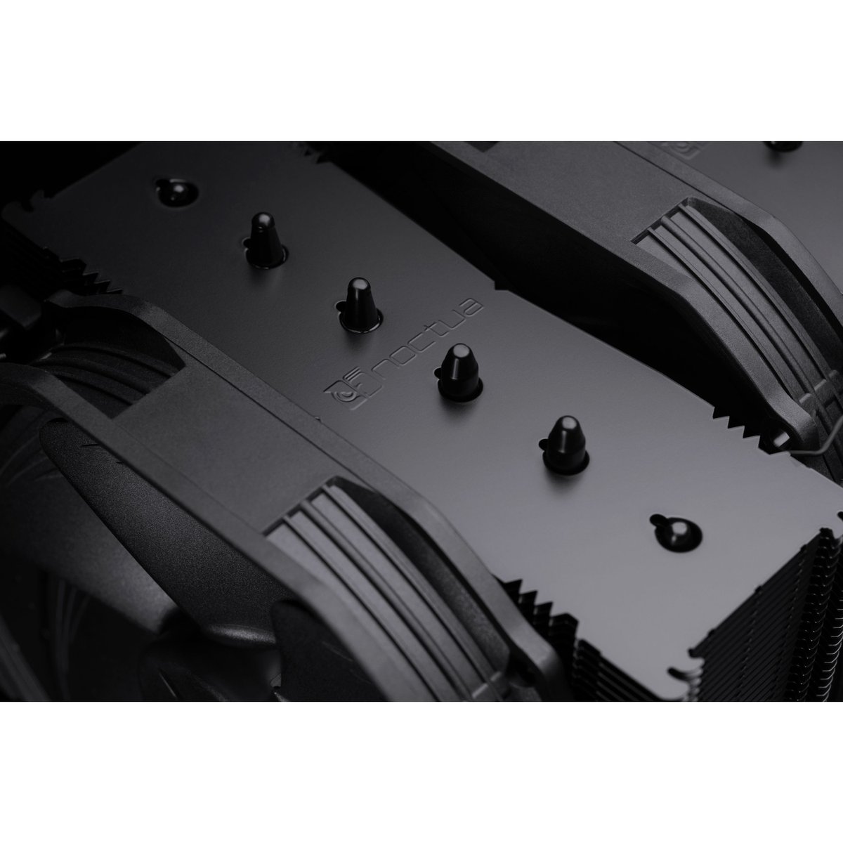 Кулер для процессора/ CPU Cooler Noctua NH-D15 chromax.black (183W, 4-pin PWM, 165mm, Al/Cu, 6x6mm, 2x140mm, 82.43CFM, 24.6dBA, 1500RPM, S: 1851/1700/1200/115X, AM5/AM4, Black)