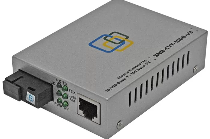 SNR SNR-CVT-100B-V3 Медиаконвертер для преобразования 10/100Base-T в 100Base-FX, Tx/Rx: 1550/1310, расстояние до 20 км.