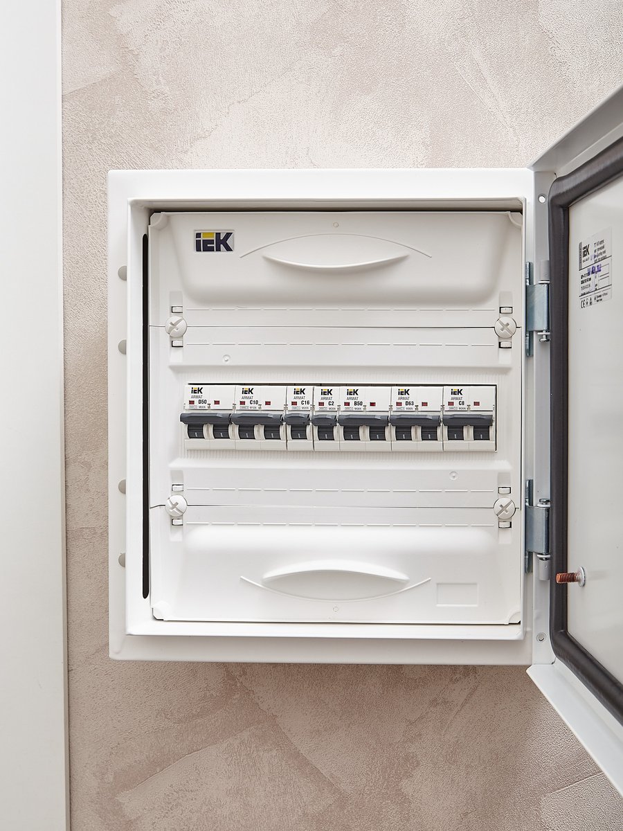 ARMAT Авт. выкл. M06N 1P C 16А IEK
