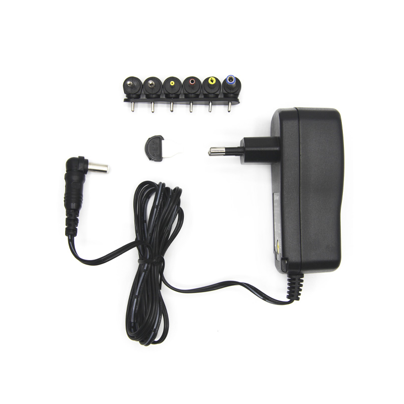GoPower <00-00015335> PowerTech 1000 блок питания (3-12V, 1A)+7сменных разъёмов питания