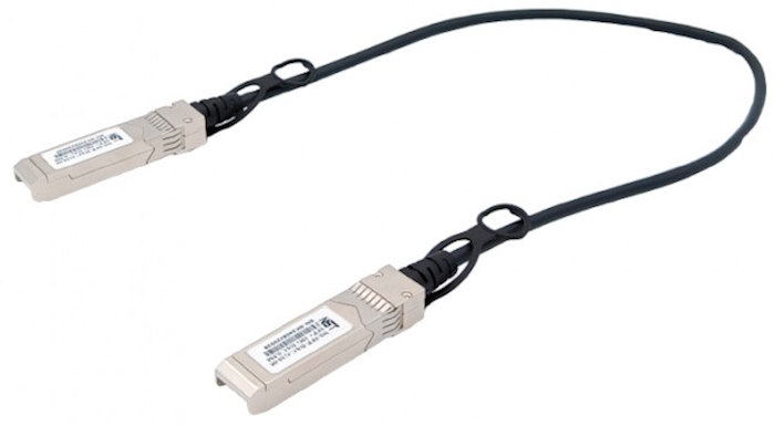 DAC кабель SFP+ 10G/ DAC кабель SFP+ 10G. Скорость: 10 Гбит/c. Тип разъема: SFP. Длина кабеля 2м. Размеры коннектора (ШхВхГ): 11 x 9 x 57 мм. Рабочая температура: 0…+70°С.