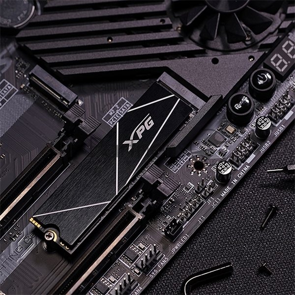 Накопитель SSD ADATA XPG GAMMIX BLADE S70, 2Tb, PCIe 4.0 x4, M.2 2280, NVMe, R/W 7400/6400
