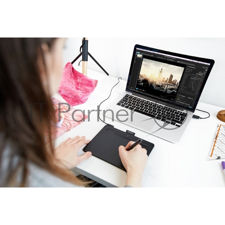 Графический планшет Wacom Intuos S Bluetooth CTL-4100WLK-N Bluetooth/USB черный