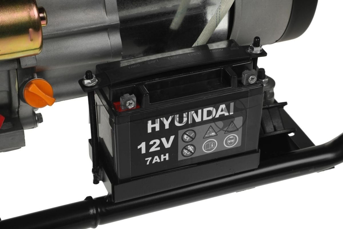 Электрогенератор бензиновый Hyundai HHY 3020FE, 3.1 кВт, 69 дБ, 49 кг