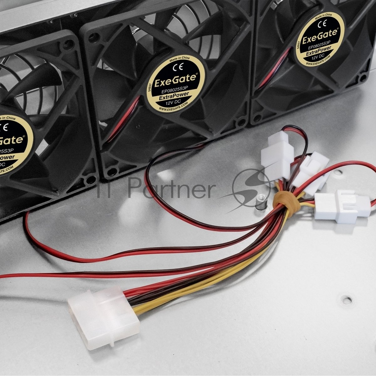 Exegate EX281290RUS Серверный корпус ExeGate Pro 2U550-HS08 <RM 19", высота 2U, глубина 550, БП 1U-600ADS, 8xHotSwap, USB>