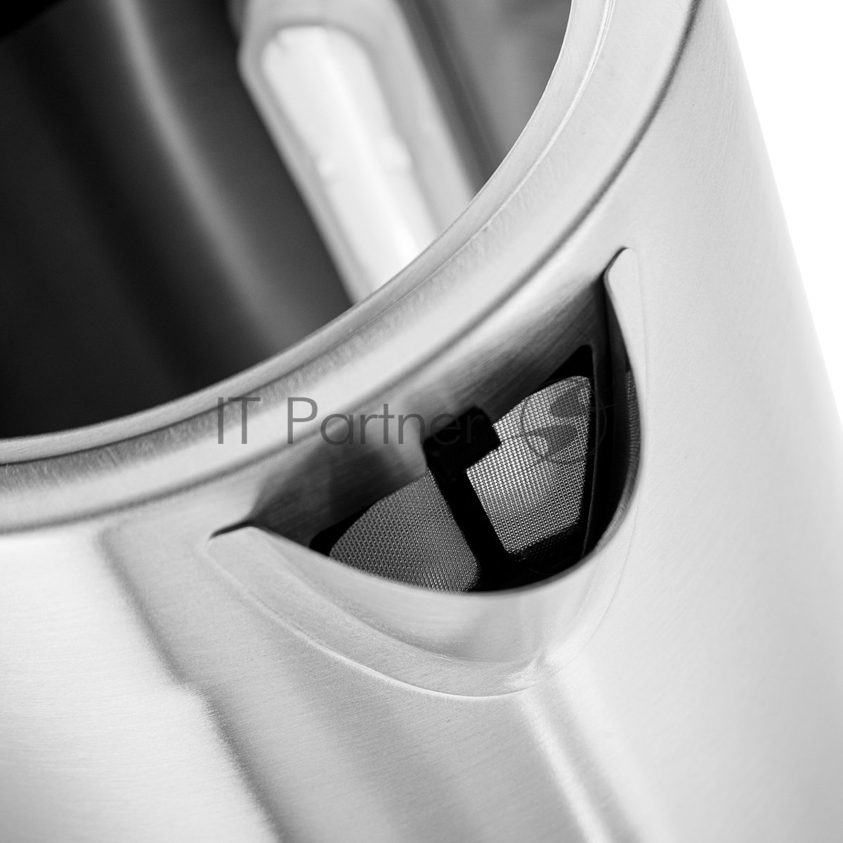 Чайник электрический BRAYER BR1060 2200 Вт, 1.7 л, стальной/черный
