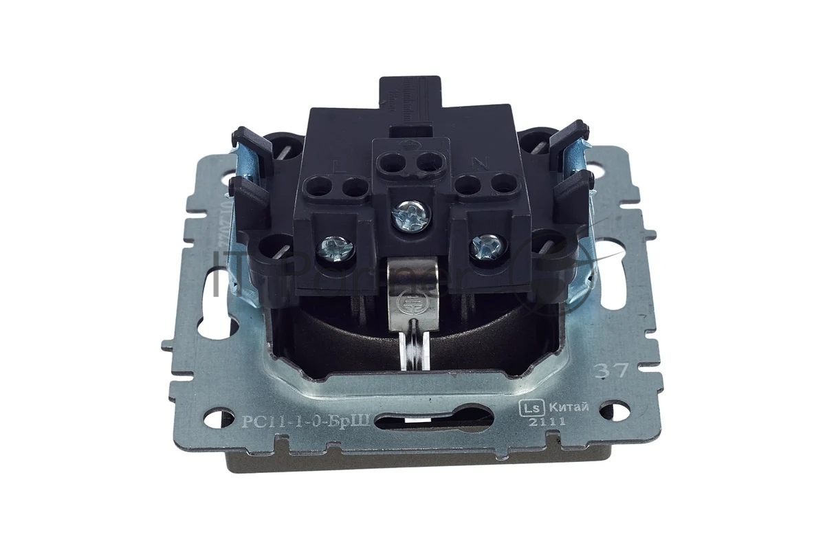 Розетка 1-местная IEK BRITE РС11-1-0-БрШ (BR-R11-16-K37) с заземлением, без защитных шторок, 16А, шампань