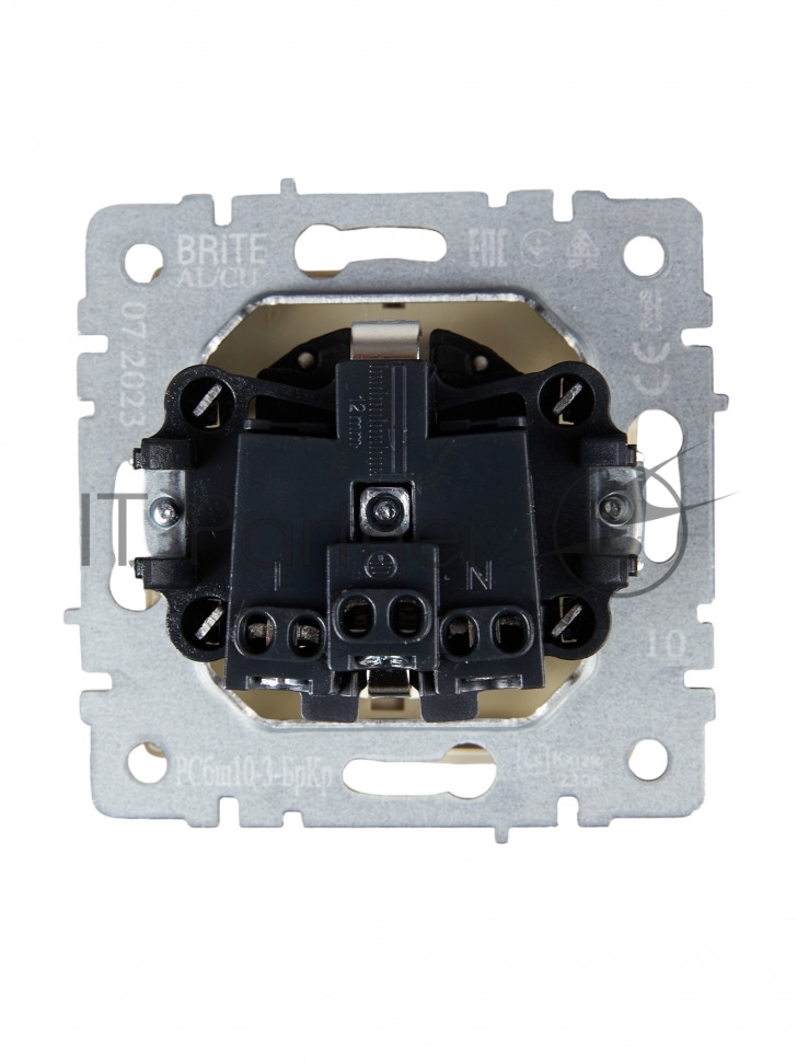 Розетка 1-местная IEK BRITE РСбш10-3-БрКр (BR-R16-16-K10) с заземлением, с защитными шторками и крышкой, 16А, IP20, бежевый