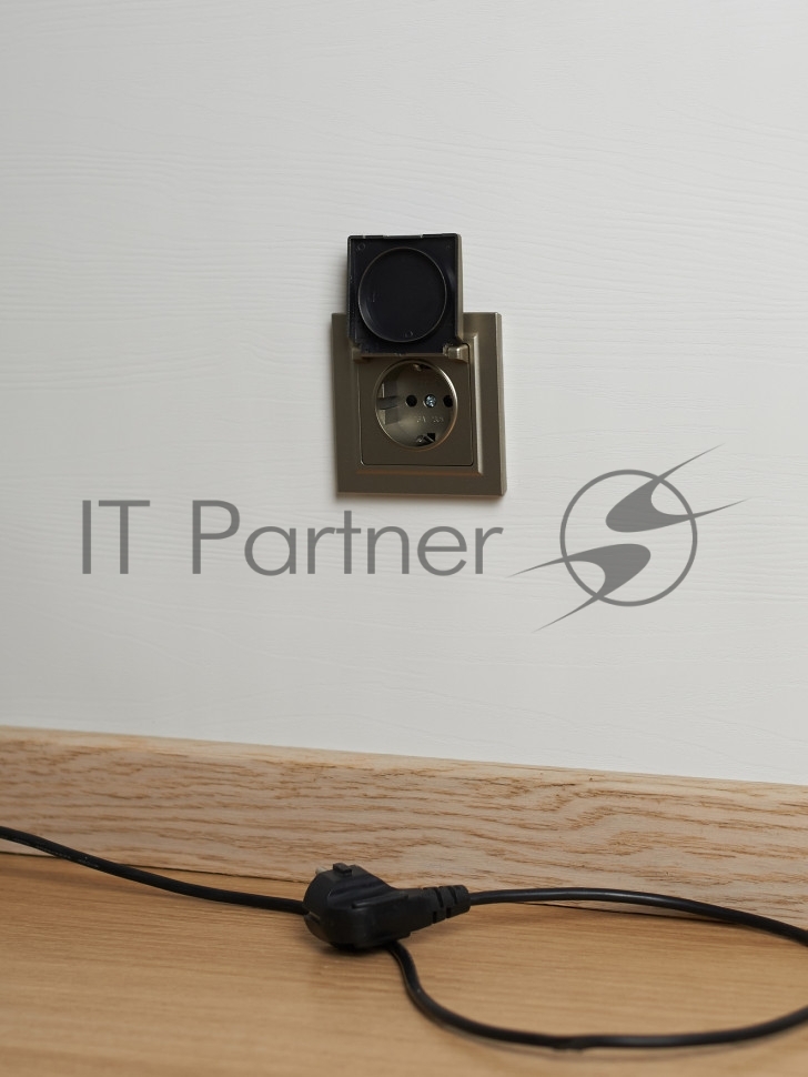 Розетка 1-местная BRITE IEK РСбш10-3-БрШ (BR-R16-16-K37) с заземлением, с защитными шторками и крышкой, 16А, IP20, шампань