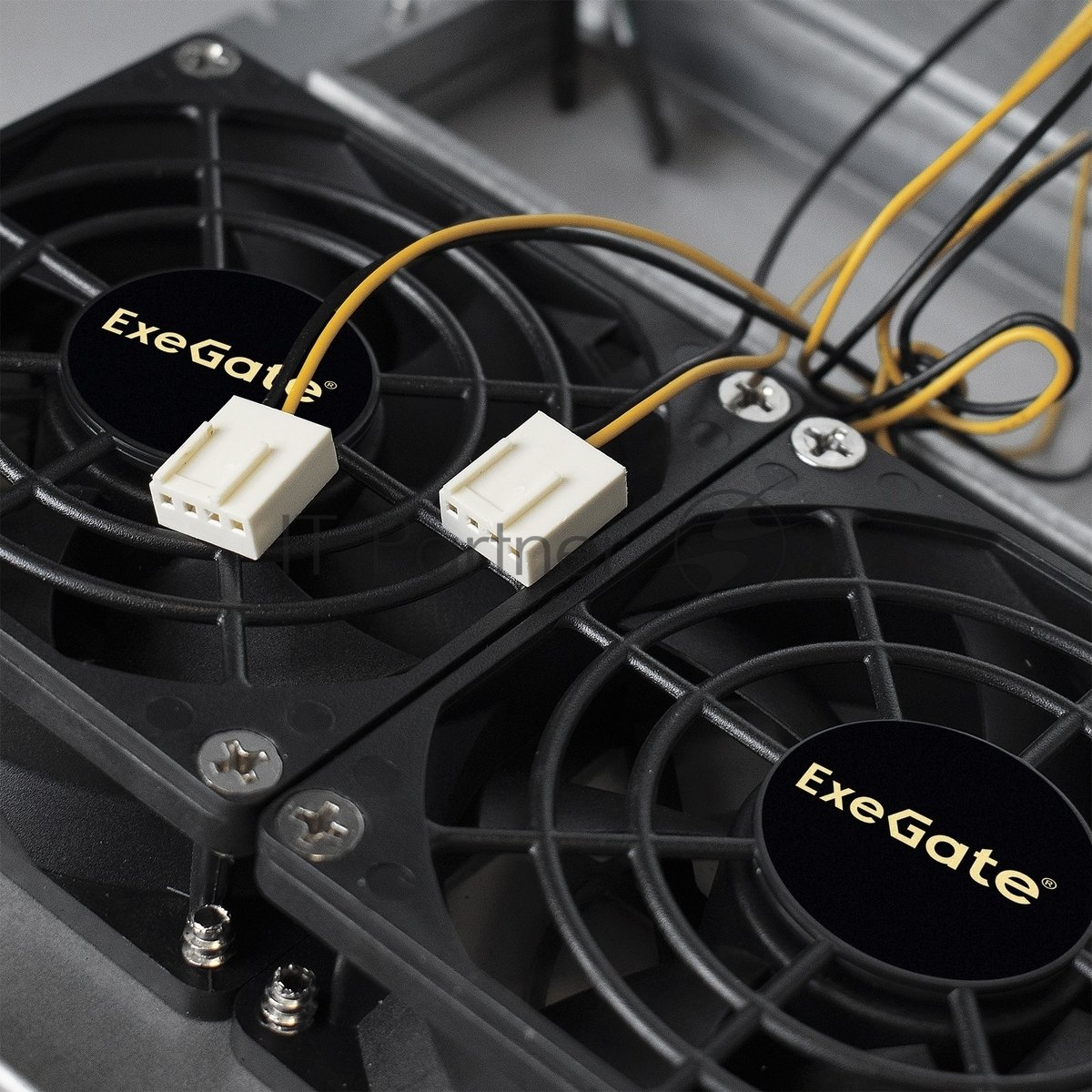 Exegate EX293880RUS Серверная платформа ExeGate Pro 4U650-010/4U4139L <RM 19", высота 4U, глубина 650, Redundant БП 2x1200W, USB>