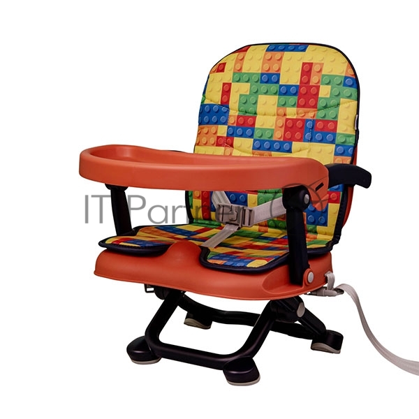 Стульчик для кормления BQ BCH012 LEGO. Стульчик-бустер BQ BCH012. Гипоалергенные безопасные материалы/Съемный чехол из экокожи. Удобный, устойчив к загрязнению и легко моется/Съемная столешница/Безопасность малыша: устойчивая конструкция, нескользящие ножки, надежная фиксация на стуле, разделитель для ног для дополнительной фиксации/4 уровня высоты/Благодаря своей компактности, легкой сборке и наплечной лямке его можно брать с собой на природу, в гости или путешествие"