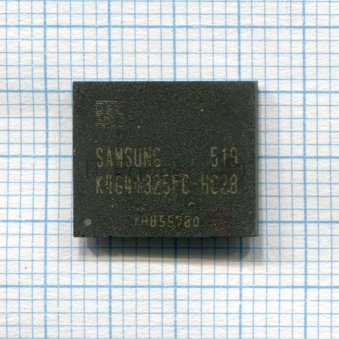Видеопамять GDDR5 Samsung K4G41325FC-HC28