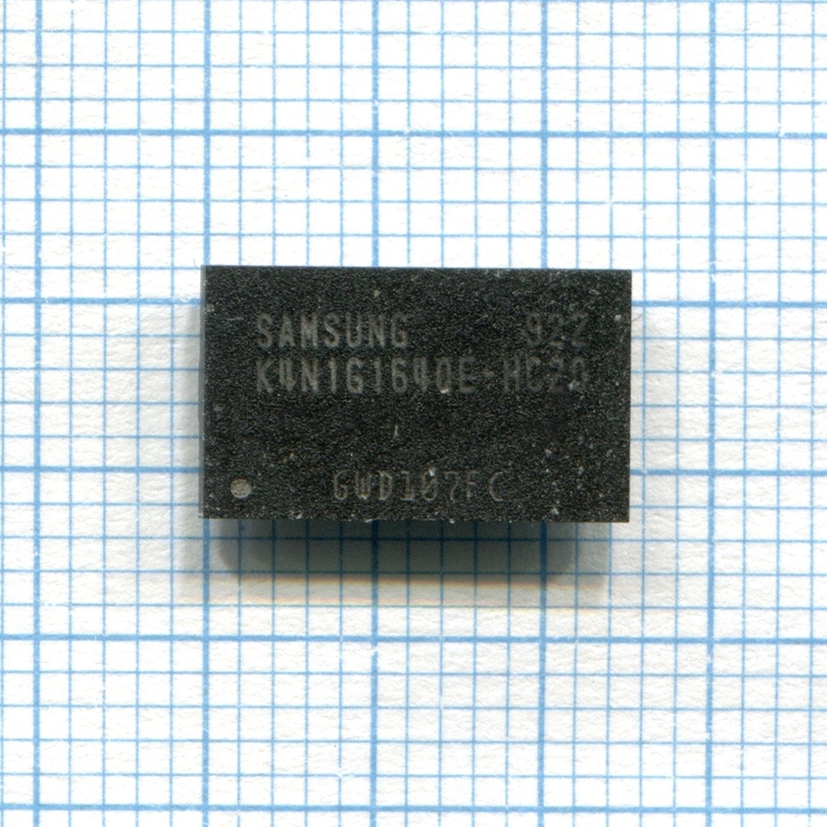 Микросхема оперативной памяти K4N1G164QE-HC20