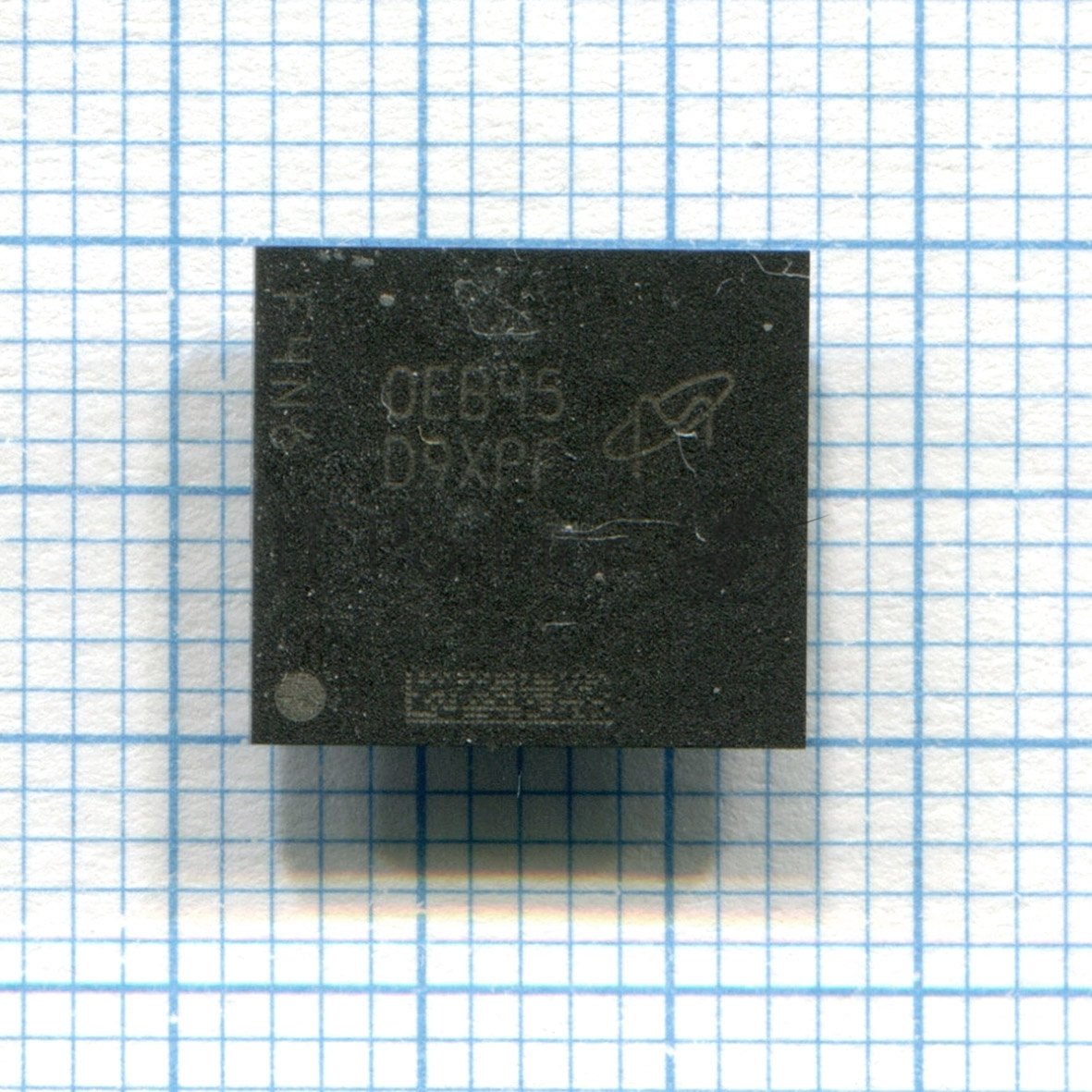 Микросхема памяти Микросхема 100752, MT40A2G8VA-062E:B DDR4 2Gb