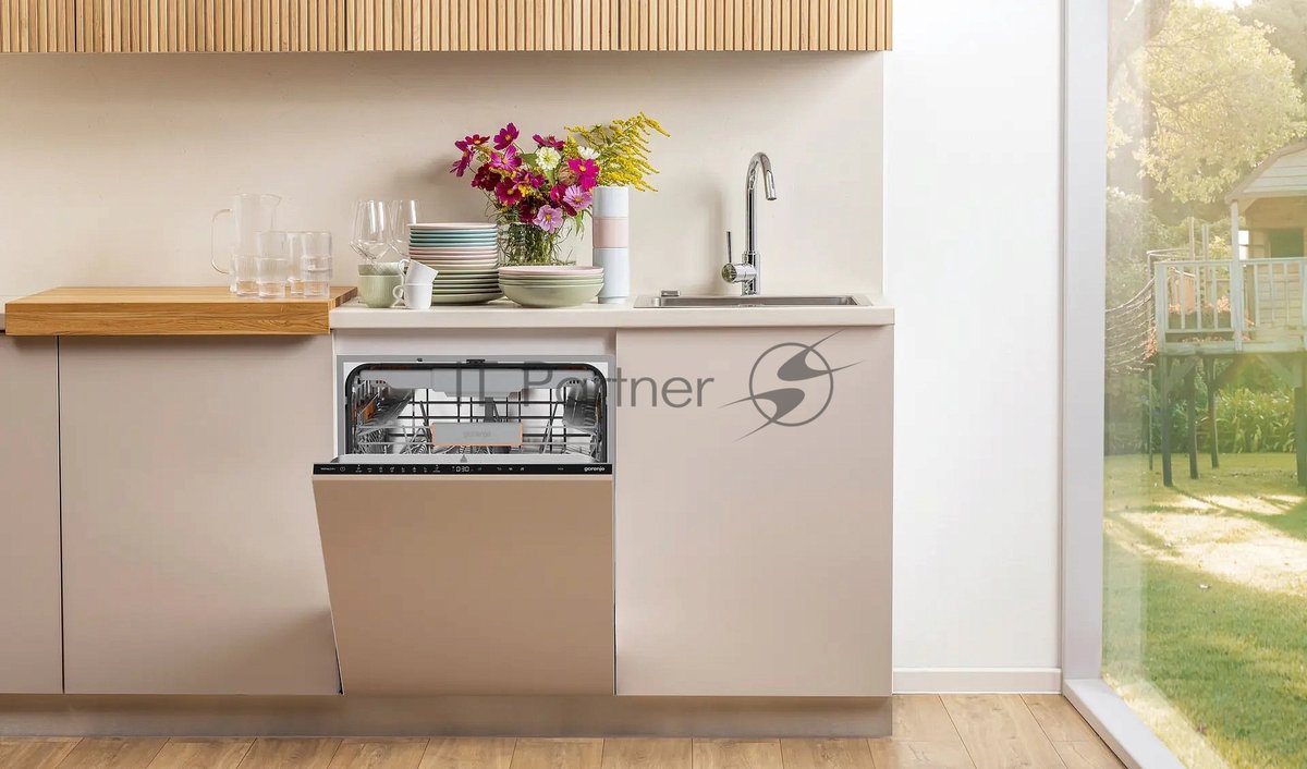 Посудомоечная машина встраиваемая Gorenje GV673B65 16 комплектов, 3 корзины, инверторный мотор, отсрочка старта, Wi-Fi управление, сенсорное управление, полный AquaStop, сенсор уровня воды, энергоэффективность А+++, уровень шума 42 дБ, белый
