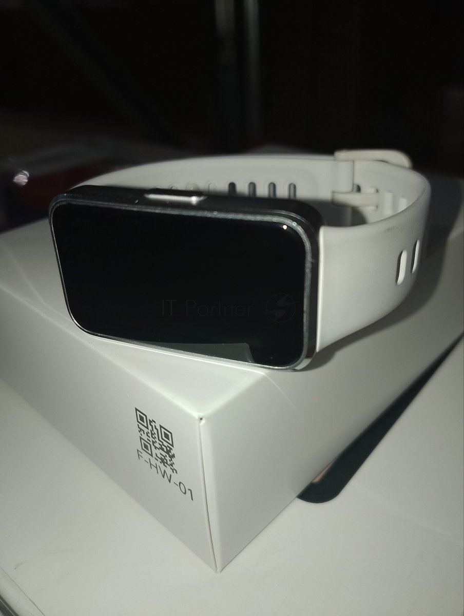 (Б/У) Фитнес-браслет HUAWEI BAND 10 WHITE 55020ELD NOR-B29  ( Потертости )