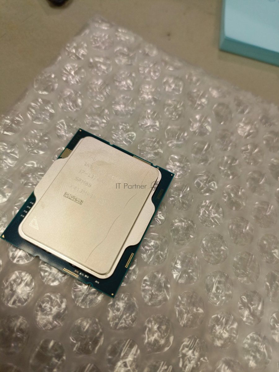 (Поврежденный товар) Процессор Intel Core i7-13700F Soc-1700 2.1GHz OEM [См.описание!]