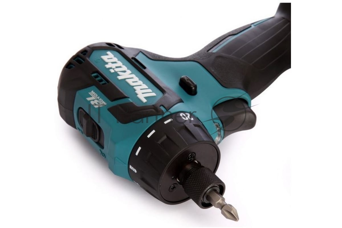 Дрель-шуруповерт Makita DF032DWME 187264б\щ 10.8в 2х4ачli-ion(слайд) 6-ти гр1\4'' 0-450\0-1500\м