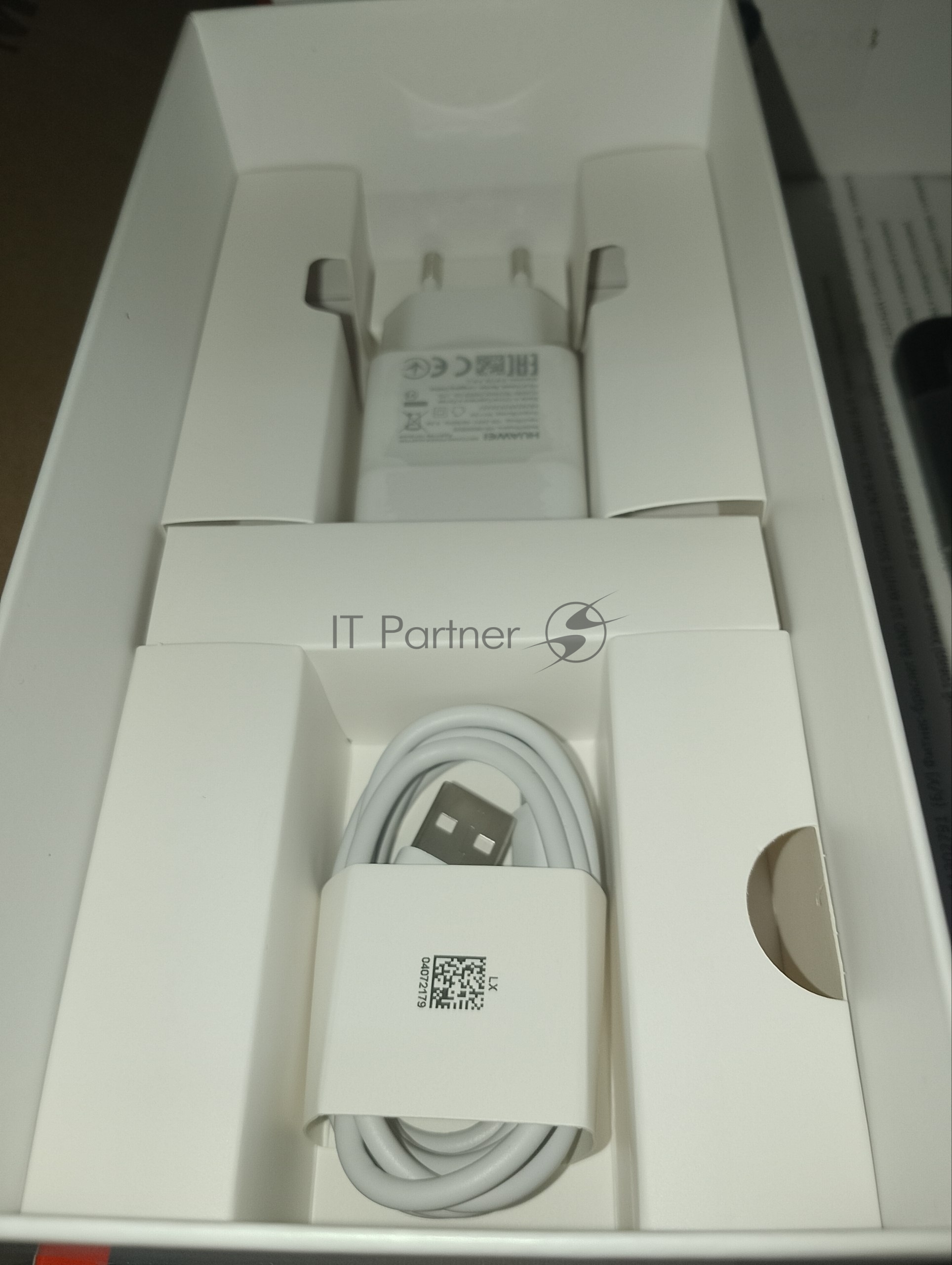 (Б/У) Мобильный телефон NOVA Y63 6/128GB GFY-LX1 51098HTX SILVER HUAWEI (Б/У  товар в заводской упаковке)