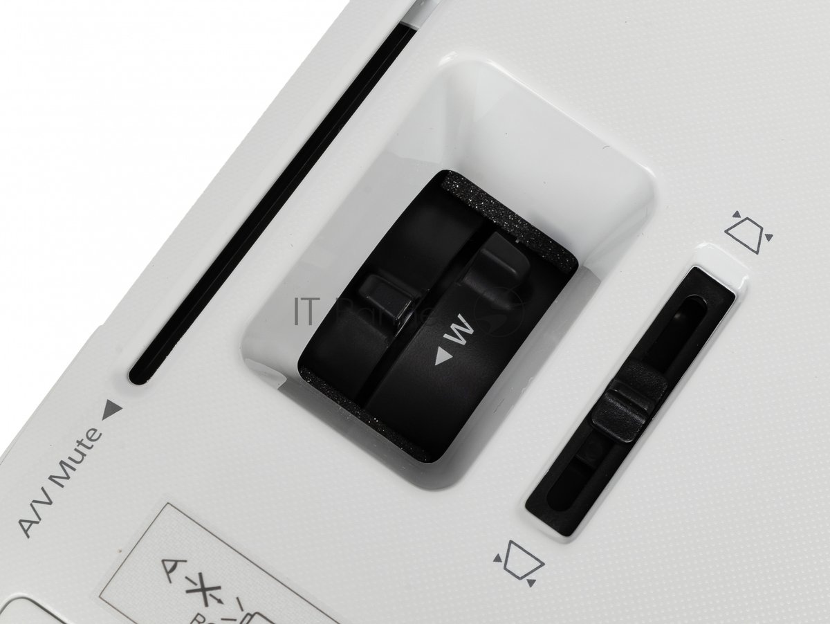 Проектор Epson EB-FH06 белый (LCD, 1920×1080, 3500Lm, 16000:1, 2.7 kg) (V11H974040)