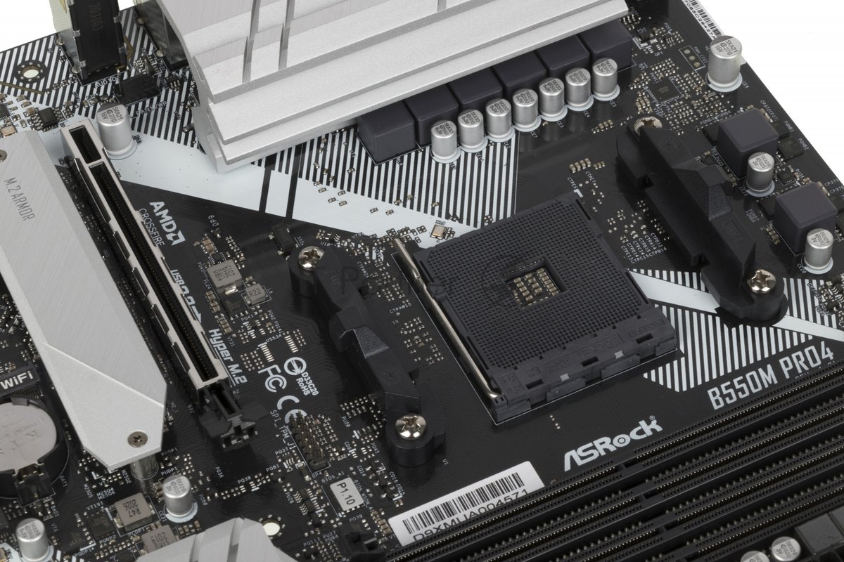 Материнская плата ASRock B550M Pro4, AM4, AMD B550, 4xDDR4, 6xSATA, 2xM.2, 1xPCI-E 3.0 x16, 1xPCI-E 4.0 x16, 1xDisplayPort, 1xHDMI, 1xVGA, 1x 1Gb LAN, 3x3.5 мм, 7.1, microATX