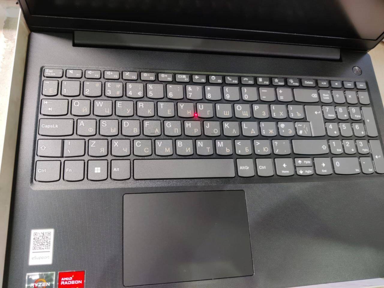 Lenovo V15 G4 AMN [82YU009XAK] (КЛАВ.РУС.ГРАВ.) Black 15.6" {FHD TN Ryzen 5 7520U/8Gb/256GB SSD/DOS}