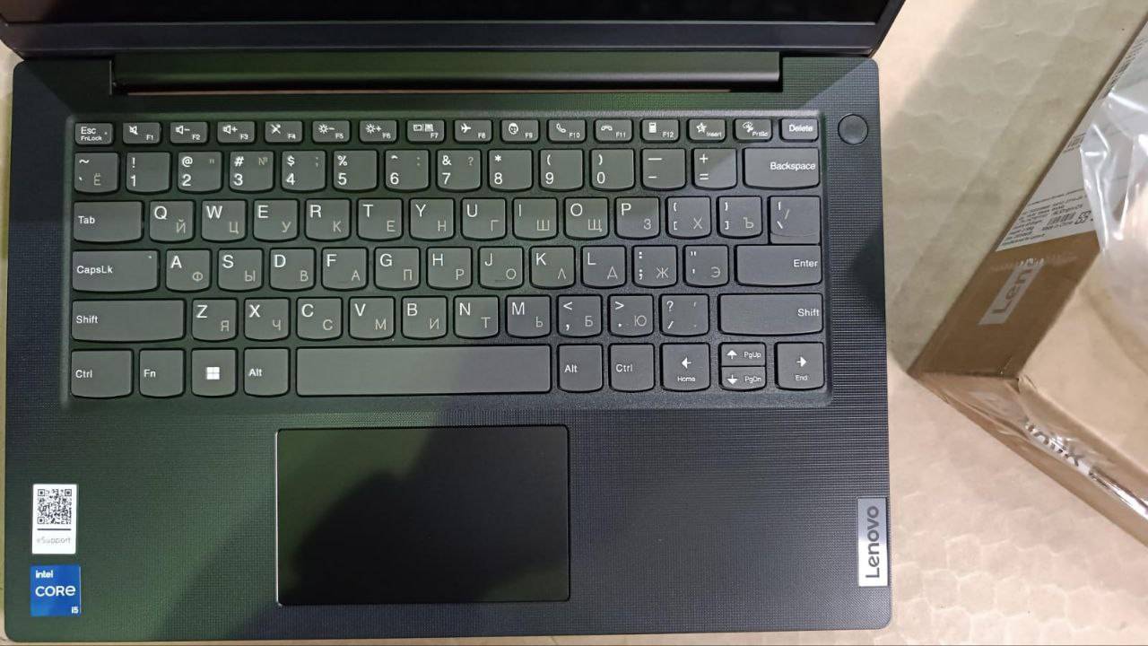 QWERTY Ноутбук Lenovo V14 G3 IAP 14"FHD, Intel Core i5-1235U, 8Gb, 256Gb SSD, noDVD, Win11 Pro, black (грав) (82TS008RPB